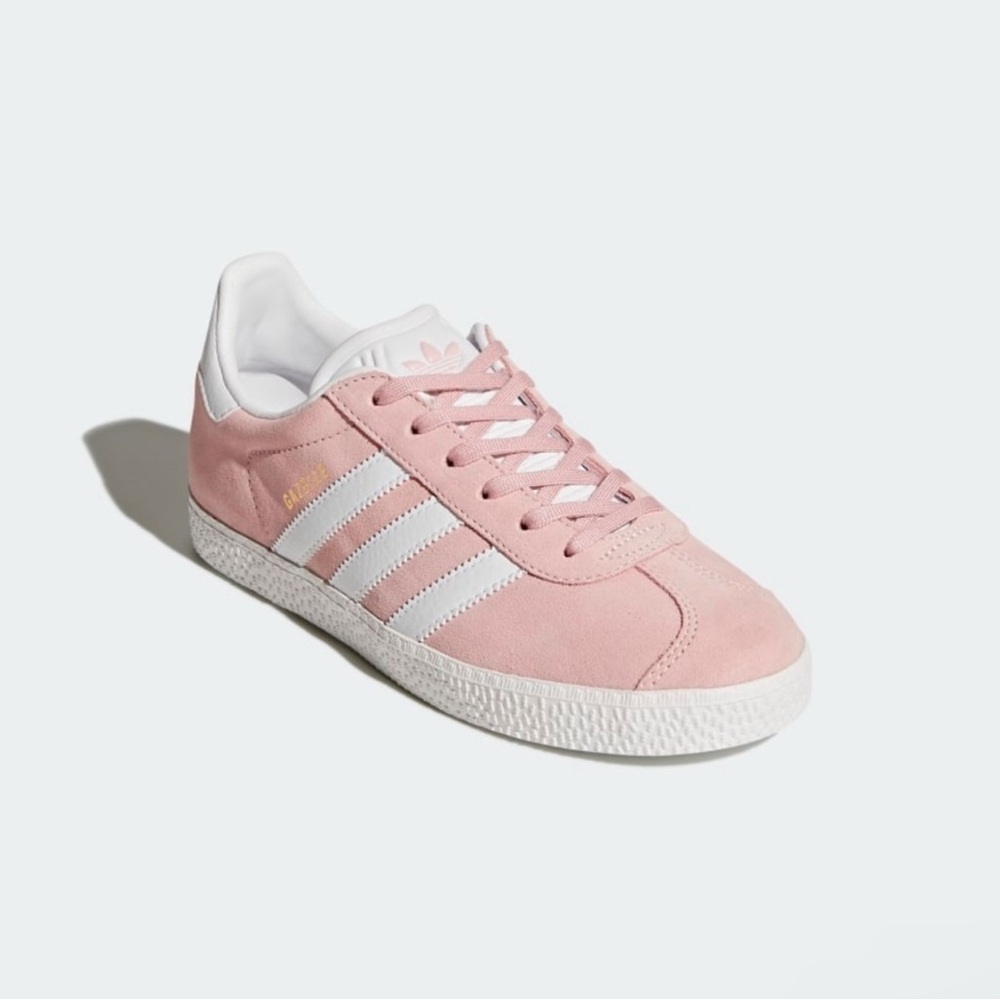 Women Adidas gazelle